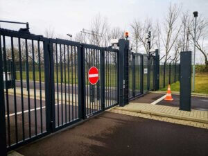 Commercial-gates