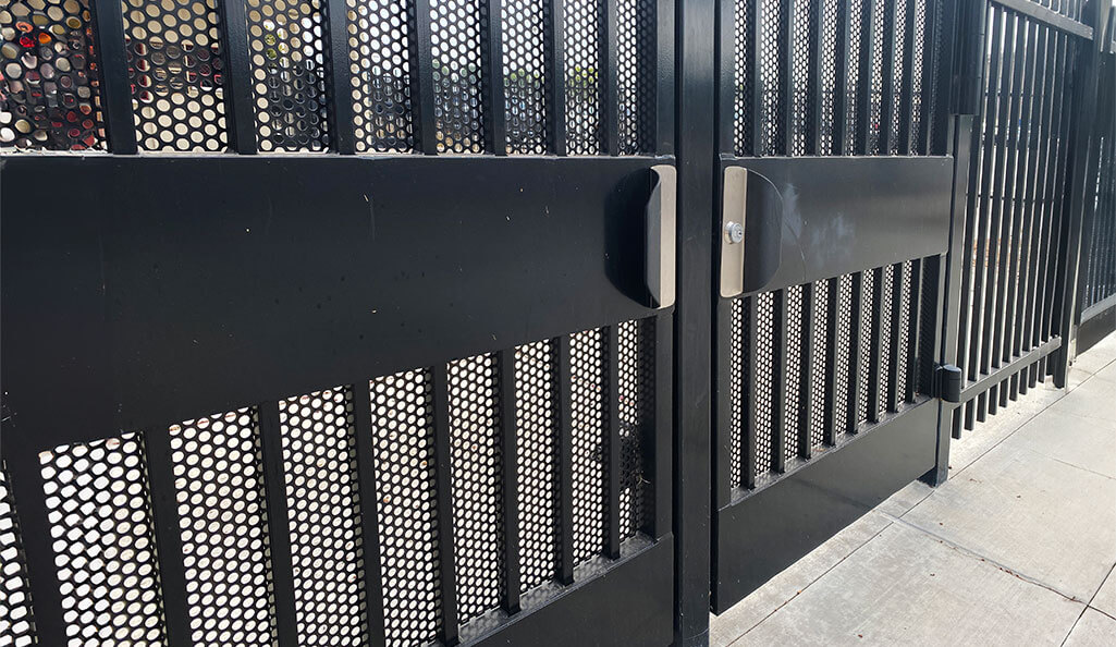 Commercial gates repair in Saraosta